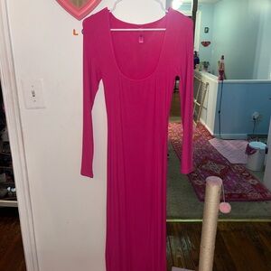 NWT SKIMS MAXI DRESS IN PINK!